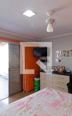 Casa à venda com 214m², 3 quartos e 2 vagas Casa à venda com 214m², 3 quartos e 2 vagasQuarto 2