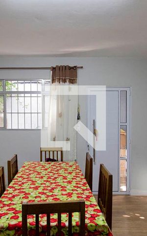 Casa à venda com 214m², 3 quartos e 2 vagas Casa à venda com 214m², 3 quartos e 2 vagasSala de Jantar