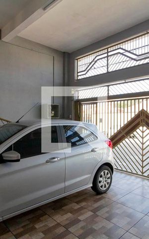 Casa à venda com 214m², 3 quartos e 2 vagas Casa à venda com 214m², 3 quartos e 2 vagasGaragem