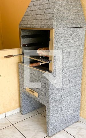 Casa à venda com 220m², 3 quartos e 3 vagas Casa à venda com 220m², 3 quartos e 3 vagasChurrasqueira