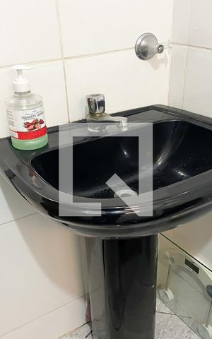 Casa à venda com 220m², 3 quartos e 3 vagas Casa à venda com 220m², 3 quartos e 3 vagasBanheiro 1