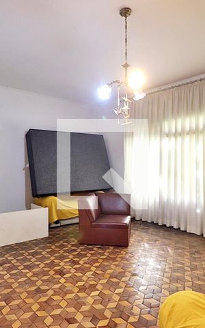 Casa à venda com 180m², 3 quartos e 8 vagasSala