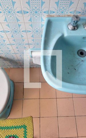 Casa à venda com 180m², 3 quartos e 8 vagasBanheiro 2