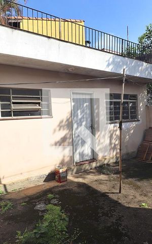 Casa à venda com 180m², 3 quartos e 8 vagasQuintal