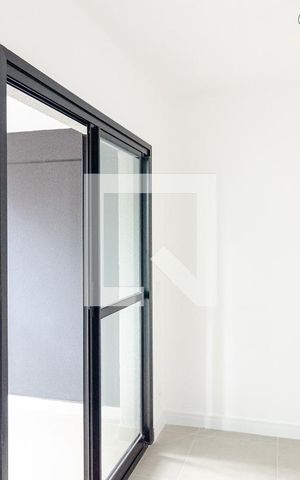 Studio para alugar com 30m², 1 quarto e 1 vaga Studio para alugar com 30m², 1 quarto e 1 vagaSala