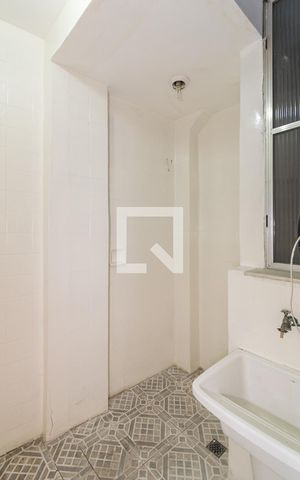 Apartamento à venda com 64m², 2 quartos e sem vaga Apartamento à venda com 64m², 2 quartos e sem vagaÁrea de Serviço