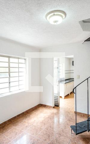 Casa de condomínio para alugar com 100m², 2 quartos e sem vaga Casa de condomínio para alugar com 100m², 2 quartos e sem vagaSala