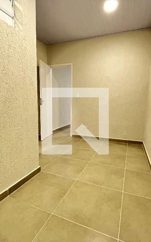 Casa para alugar com 40m², 1 quarto e sem vaga Casa para alugar com 40m², 1 quarto e sem vagaSuite
