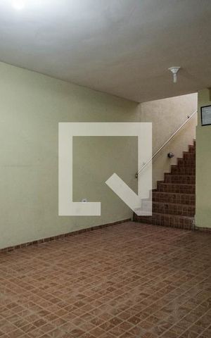 Casa à venda com 270m², 4 quartos e 3 vagas Casa à venda com 270m², 4 quartos e 3 vagasGaragem