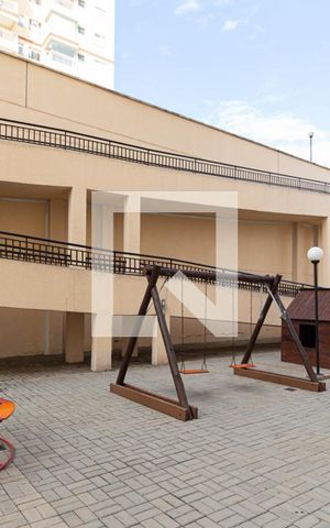 Apartamento para alugar com 48m², 2 quartos e 1 vaga Apartamento para alugar com 48m², 2 quartos e 1 vagaÁrea comum - Playground