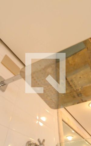 Apartamento à venda com 254m², 3 quartos e 4 vagas Apartamento à venda com 254m², 3 quartos e 4 vagasBanheiro da Suíte 1