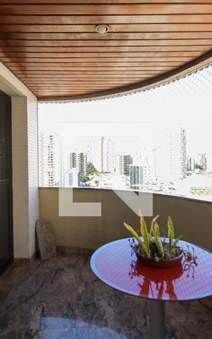 Apartamento à venda com 254m², 3 quartos e 4 vagas Apartamento à venda com 254m², 3 quartos e 4 vagasVaranda da Copa