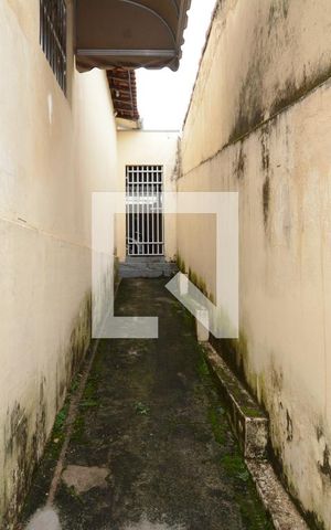 Casa à venda com 130m², 3 quartos e 4 vagasCorredor Quintal