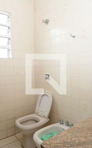 Casa à venda com 130m², 3 quartos e 4 vagasBanheiro