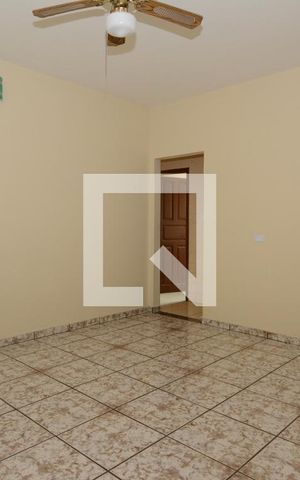 Casa à venda com 130m², 3 quartos e 4 vagasSala
