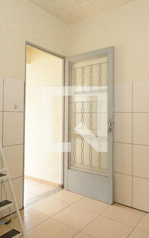 Casa à venda com 130m², 3 quartos e 4 vagasEdícula - Cozinha 