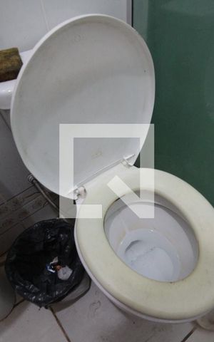 Casa à venda com 560m², 4 quartos e 1 vagaCasa 2 | Banheiro 1