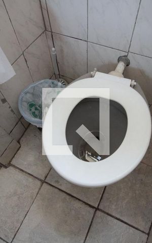 Casa à venda com 560m², 4 quartos e 1 vagaCasa 1 | Banheiro do Quarto 1