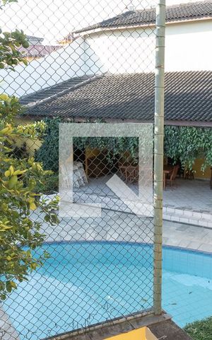Casa à venda com 643m², 5 quartos e 4 vagas Casa à venda com 643m², 5 quartos e 4 vagasVista da Suíte 2