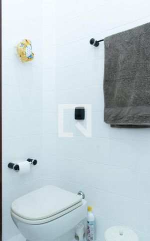 Casa à venda com 643m², 5 quartos e 4 vagas Casa à venda com 643m², 5 quartos e 4 vagasBanheiro da Suíte 2
