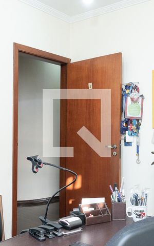Casa à venda com 643m², 5 quartos e 4 vagas Casa à venda com 643m², 5 quartos e 4 vagasEscritório
