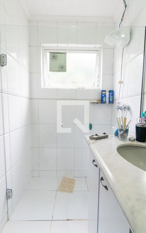 Casa à venda com 350m², 4 quartos e 5 vagas Casa à venda com 350m², 4 quartos e 5 vagasBanheiro da Suíte 2 Detalhe