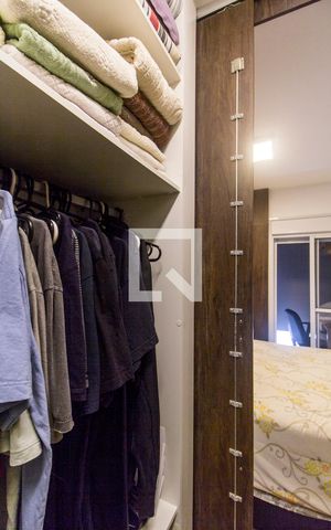 Apartamento à venda com 198m², 3 quartos e 2 vagas Apartamento à venda com 198m², 3 quartos e 2 vagasCloset da suíte 1