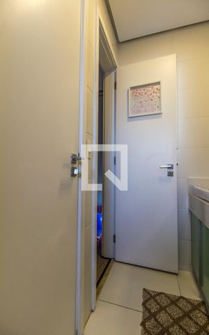 Apartamento à venda com 198m², 3 quartos e 2 vagas Apartamento à venda com 198m², 3 quartos e 2 vagasBanheiro da Suíte 2