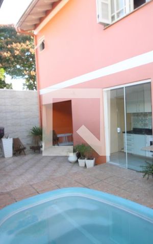 Casa para alugar com 192m², 3 quartos e 2 vagasPiscina