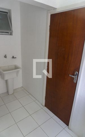 Apartamento para alugar com 105m², 3 quartos e 1 vagaÁrea de Serviço