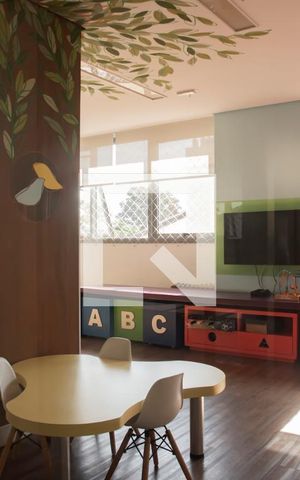 Apartamento para alugar com 138m², 3 quartos e 2 vagasÁrea comum - Brinquedoteca