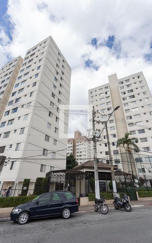 Apartamento para alugar com 60m², 2 quartos e 1 vaga Apartamento para alugar com 60m², 2 quartos e 1 vagaFachada