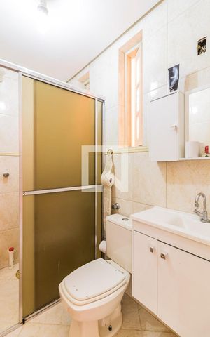 Casa à venda com 230m², 4 quartos e 2 vagas Casa à venda com 230m², 4 quartos e 2 vagasBanheiro Social