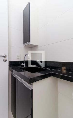 Apartamento para alugar com 42m², 2 quartos e sem vaga Apartamento para alugar com 42m², 2 quartos e sem vagaBanheiro