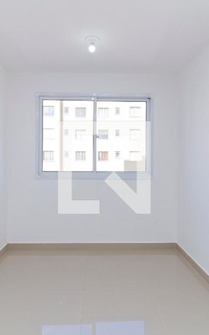 Apartamento para alugar com 42m², 2 quartos e sem vaga Apartamento para alugar com 42m², 2 quartos e sem vagaSala