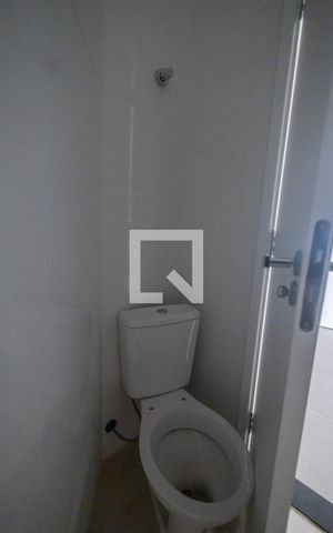 Apartamento à venda com 28m², 1 quarto e sem vaga Apartamento à venda com 28m², 1 quarto e sem vagaBanheiro Social