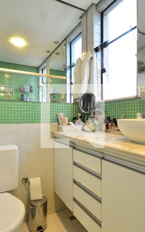 Apartamento à venda com 220m², 4 quartos e 3 vagasBanheiro da Suíte 2