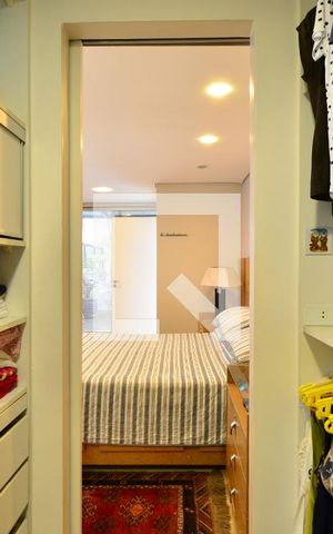 Apartamento à venda com 220m², 4 quartos e 3 vagasSuíte 2