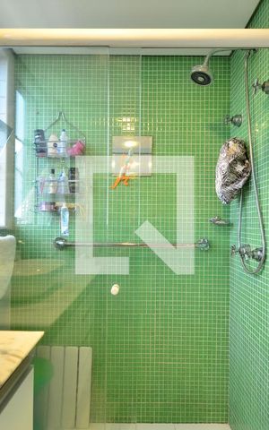 Apartamento à venda com 220m², 4 quartos e 3 vagasBanheiro da Suíte 2