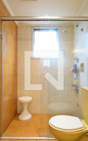 Apartamento à venda com 220m², 4 quartos e 3 vagasBanheiro da Suíte 1