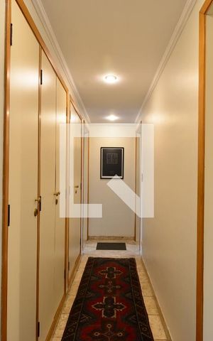 Apartamento à venda com 220m², 4 quartos e 3 vagasCorredor