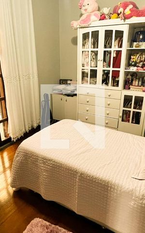 Casa à venda com 360m², 7 quartos e 8 vagas Casa à venda com 360m², 7 quartos e 8 vagasQuarto 4