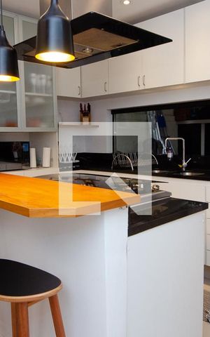 Casa de condomínio à venda com 293m², 4 quartos e 2 vagas Casa de condomínio à venda com 293m², 4 quartos e 2 vagasCozinha
