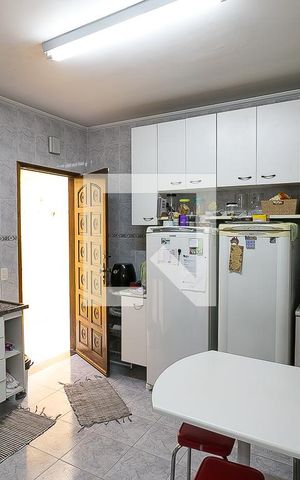 Casa à venda com 130m², 3 quartos e 3 vagas Casa à venda com 130m², 3 quartos e 3 vagasCozinha