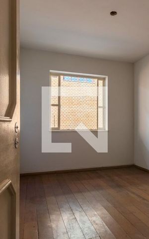 Casa à venda com 344m², 3 quartos e 4 vagas Casa à venda com 344m², 3 quartos e 4 vagasQuarto 1