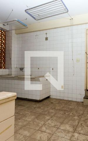 Casa à venda com 344m², 3 quartos e 4 vagas Casa à venda com 344m², 3 quartos e 4 vagasCozinha