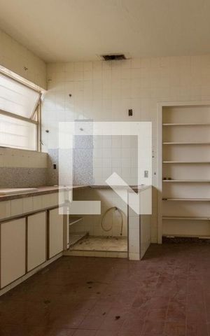 Casa à venda com 344m², 3 quartos e 4 vagas Casa à venda com 344m², 3 quartos e 4 vagasCozinha