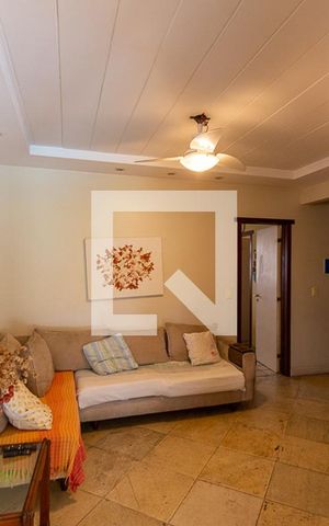 Casa de condomínio à venda com 500m², 5 quartos e 2 vagas Casa de condomínio à venda com 500m², 5 quartos e 2 vagasSala