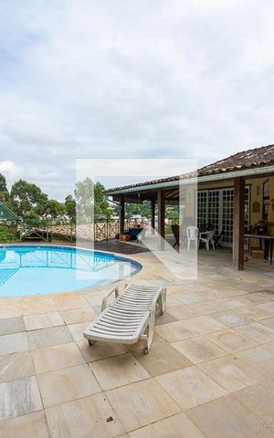Casa de condomínio à venda com 500m², 5 quartos e 2 vagas Casa de condomínio à venda com 500m², 5 quartos e 2 vagasÁrea externa
