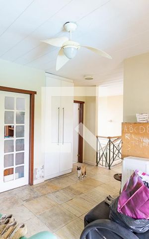 Casa de condomínio à venda com 500m², 5 quartos e 2 vagas Casa de condomínio à venda com 500m², 5 quartos e 2 vagasQuarto